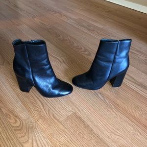 Schutz black leather Ravan block heel booties 7